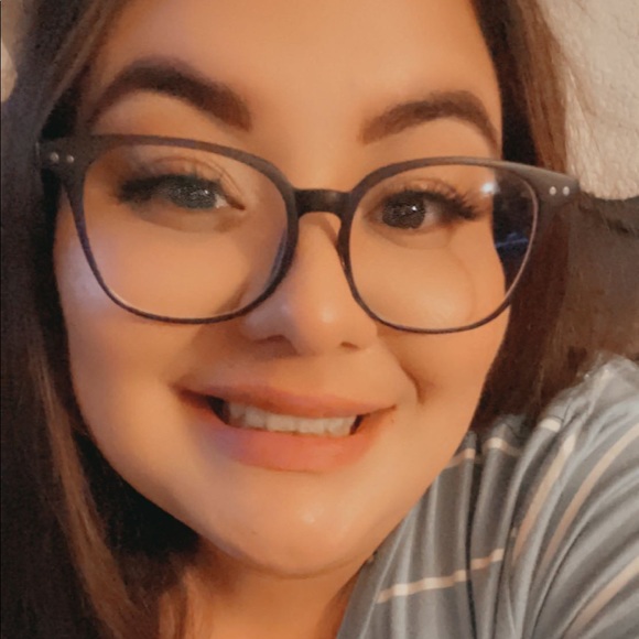 Meet your Posher, Rebeca - Picture 1 of 1